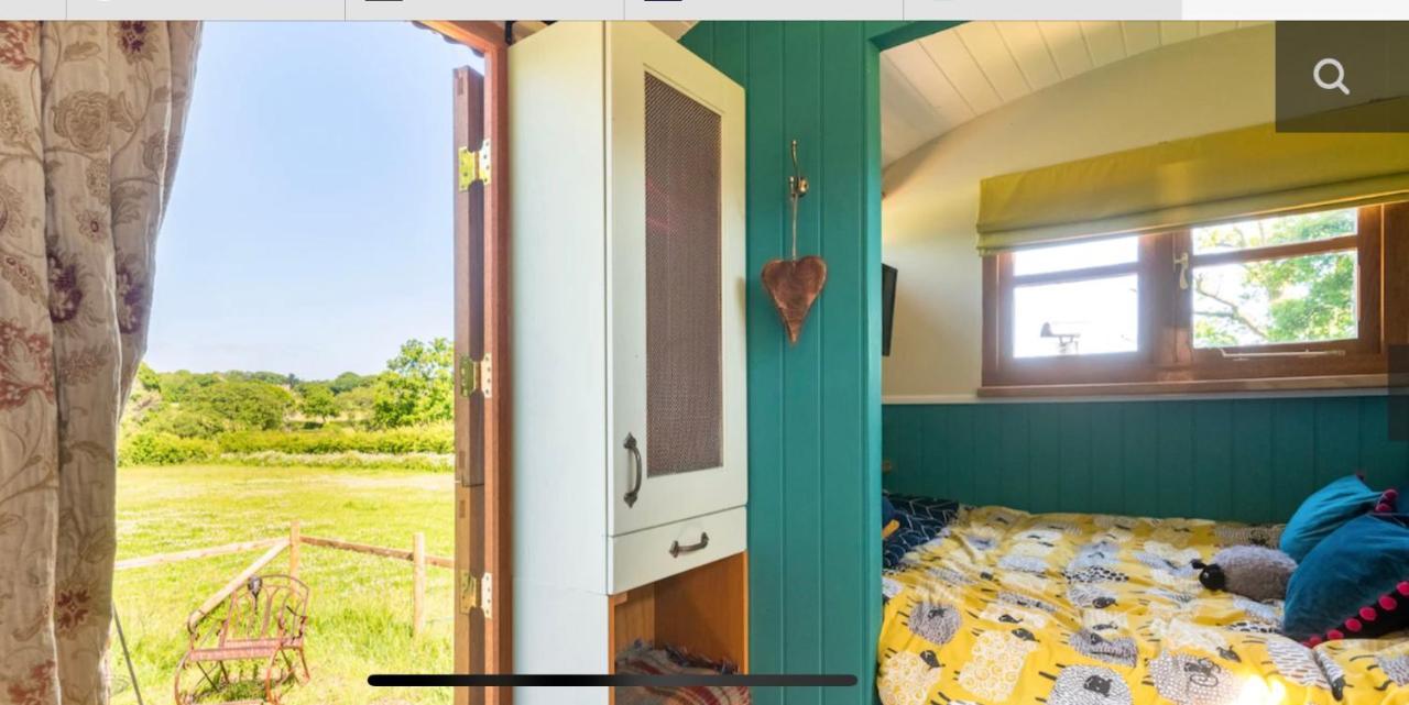Shepherds Hut With Scandinavian Hot Tub And Hydromassager Sway Exterior foto
